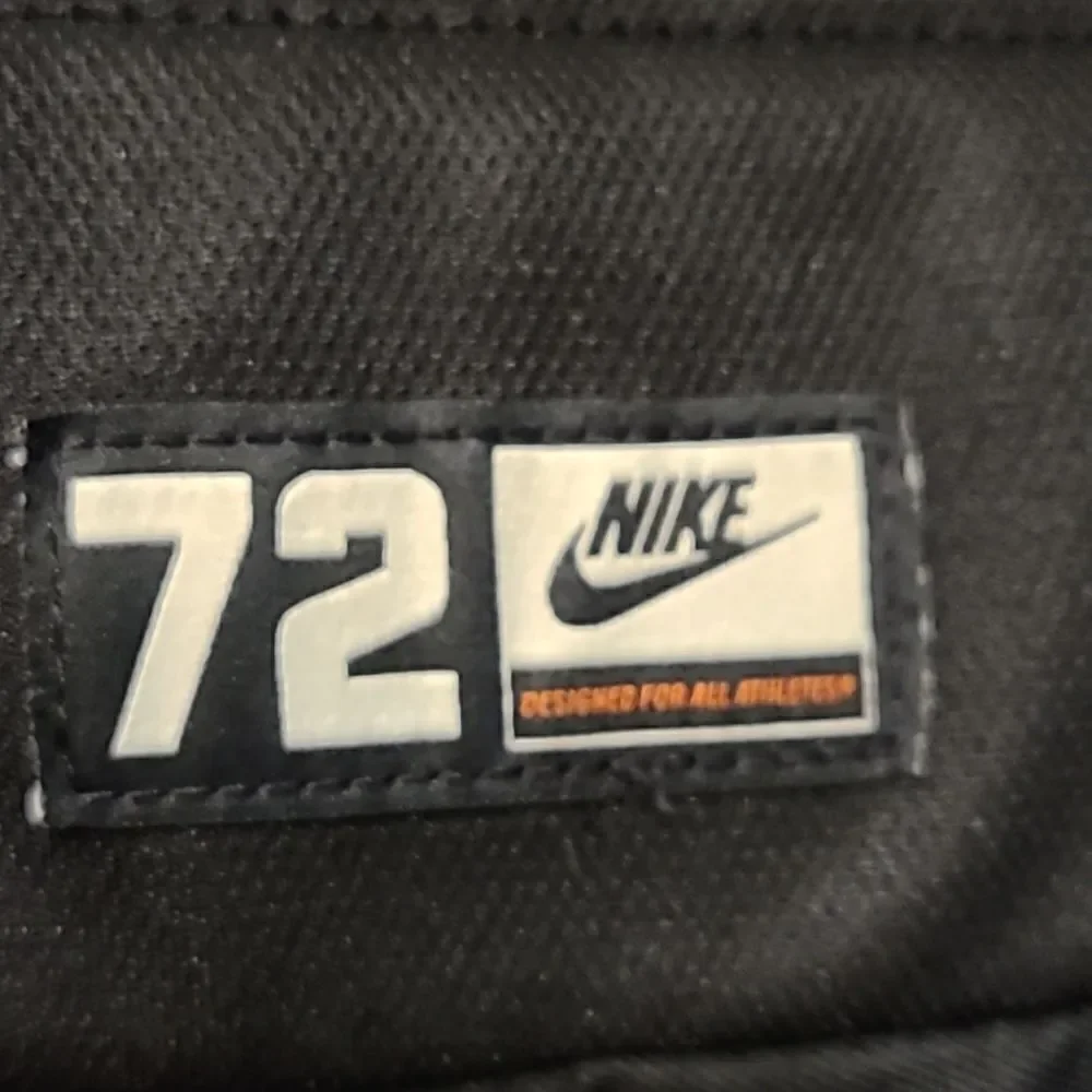 Nike heritage 2.0 black and red‎ logo back pack